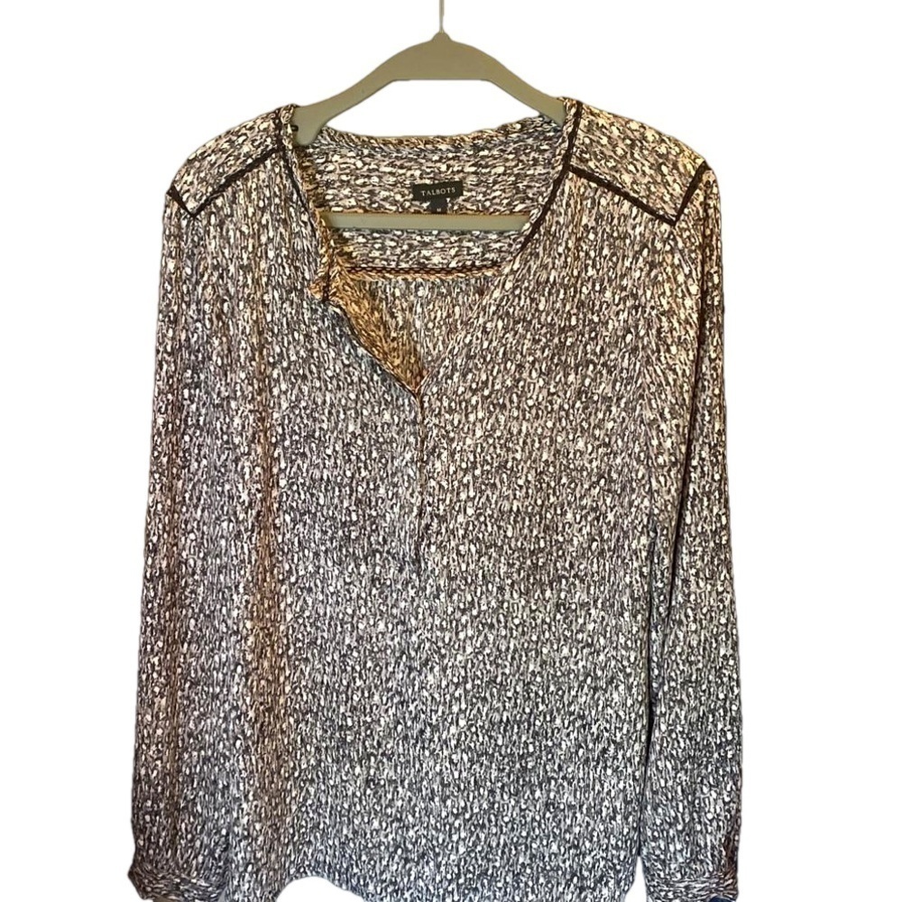 Talbots size M slate greys whites with crochet lines on shoulder